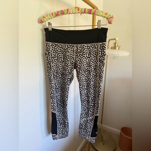 Women's Lululemon Pace Rival Crop *Full-On Luxtreme 22”